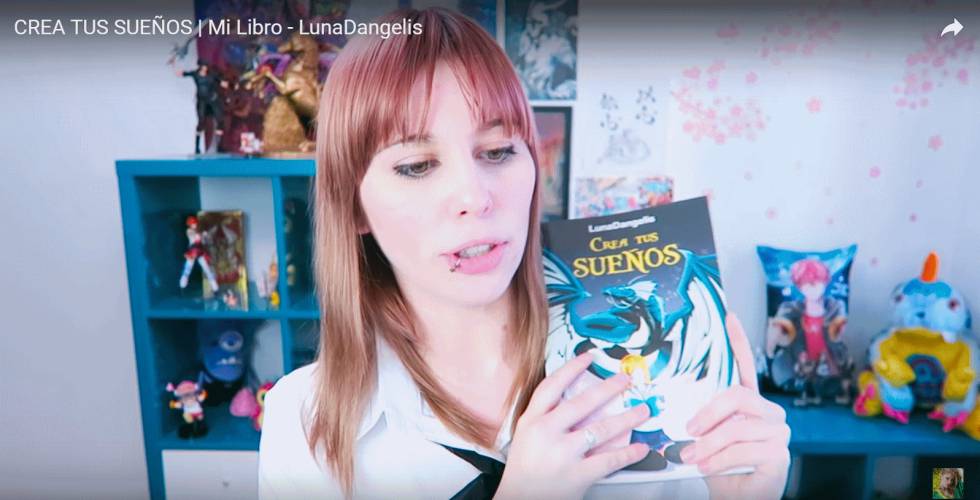 LunaDangelis promociona su libro