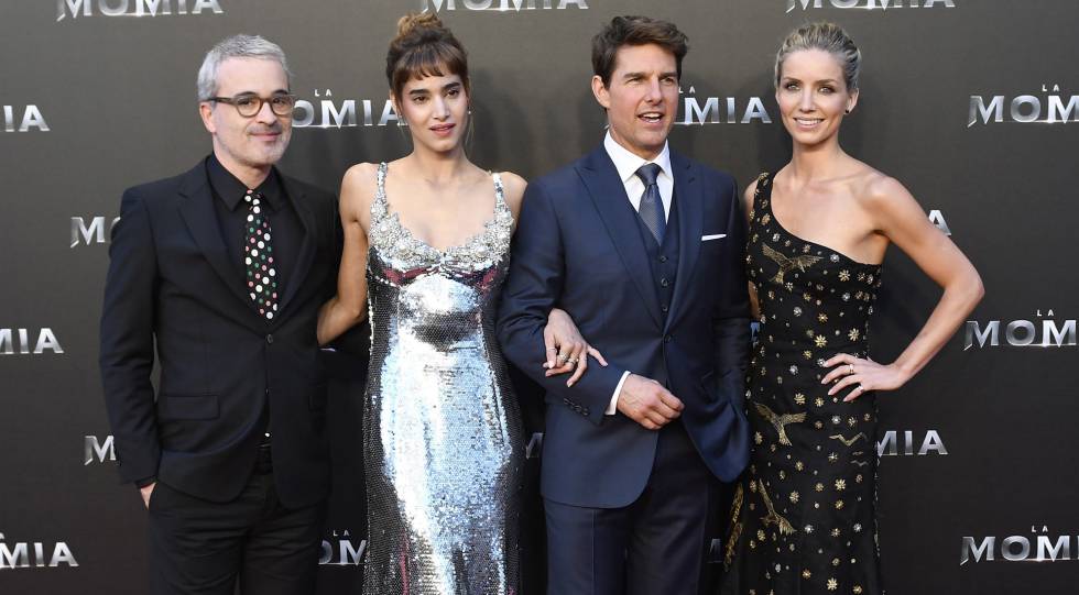 De izquierda a derecha, Alex Kurtzman, Sofia Boutella, Tom Cruise y Annabelle Wallis, el pasado lunes en la 'premiere' de 'La Momia' en Madrid.