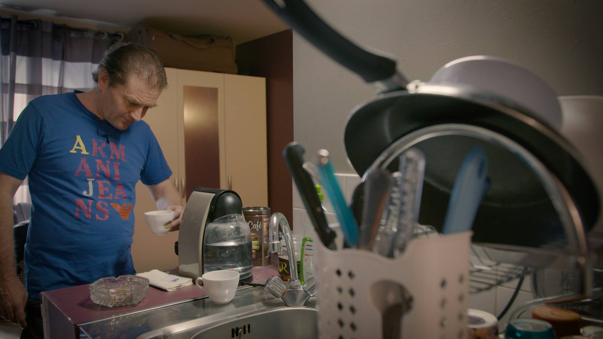 Jean-Marie Roughol en su apartamento de París.