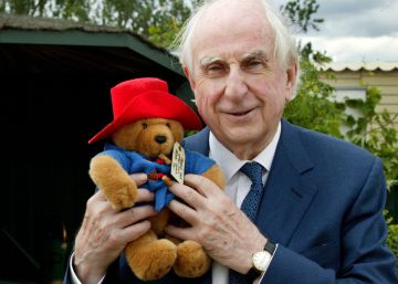 Muere Michael Bond, el creador del oso Paddington Muere Michael Bond, el creador del oso Paddington