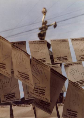 Campaña 'Dele una mano a los desaparecidos', 1985