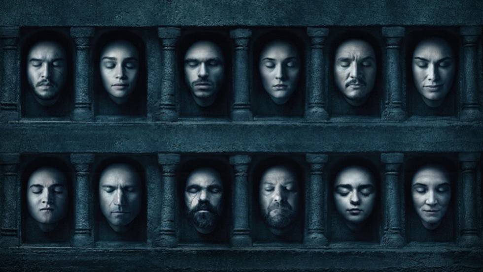 Máscaras con el rostro de los protagonistas de la serie de HBO.