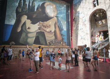 El surrealismo de Dalí vuelve a las andadas El surrealismo de Dalí vuelve a las andadas