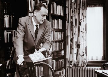 Marshall McLuhan, el visionario de la “aldea global” de la comunicación Marshall McLuhan, el visionario de la “aldea global” de la comunicación