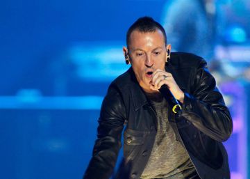 Los enigmas persisten sobre
el suicidio del líder de Linkin Park Los enigmas persisten sobre
el suicidio del líder de Linkin Park