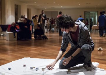 Adolescentes en el museo Adolescentes en el museo