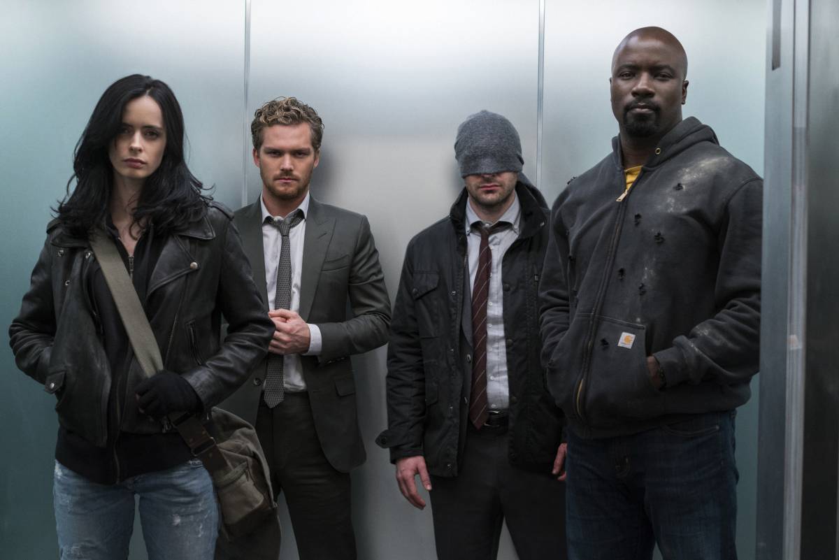 Krysten Ritter (Jessica Jones), Finn Jones (Iron Fist), Charlie Cox (Daredevil) y Mike Colter (Luke Cage), en 'The Defenders'.