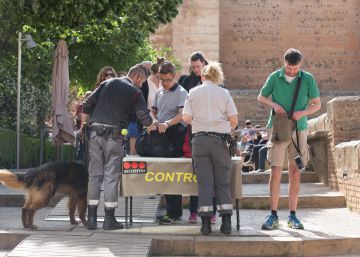 Los operadores turísticos denuncian la reventa de entradas en la Alhambra