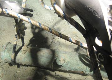 Recuperados dos cañones de la ‘Mercedes’ a 1.130 metros de profundidad