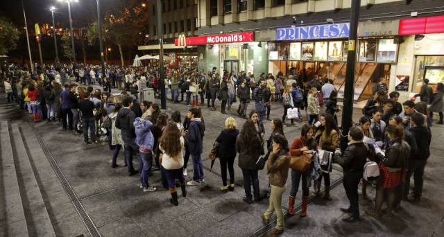 Colas ante una sala madrileña en la Fiesta del Cine, en 2016.