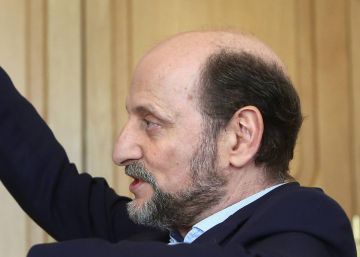 El presidente de la SGAE resiste a una moción de censura El presidente de la SGAE resiste a una moción de censura
