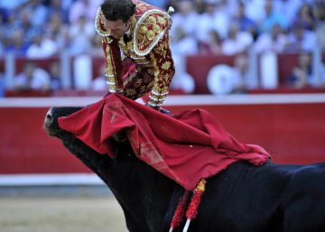 El torero Antonio Ferrera se cae de los carteles y rompe la Feria de Otoño