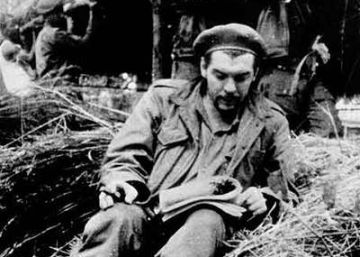Che Guevara, um leitor compulsivo em plena selva