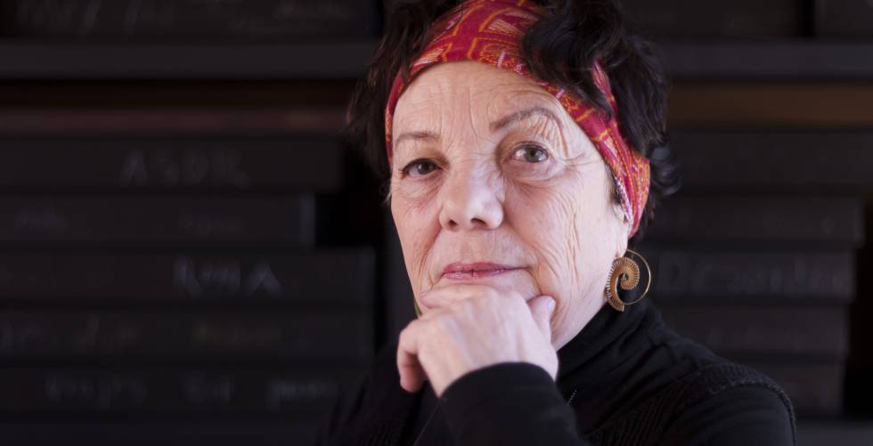 Graciela Iturbide, en su estudio.