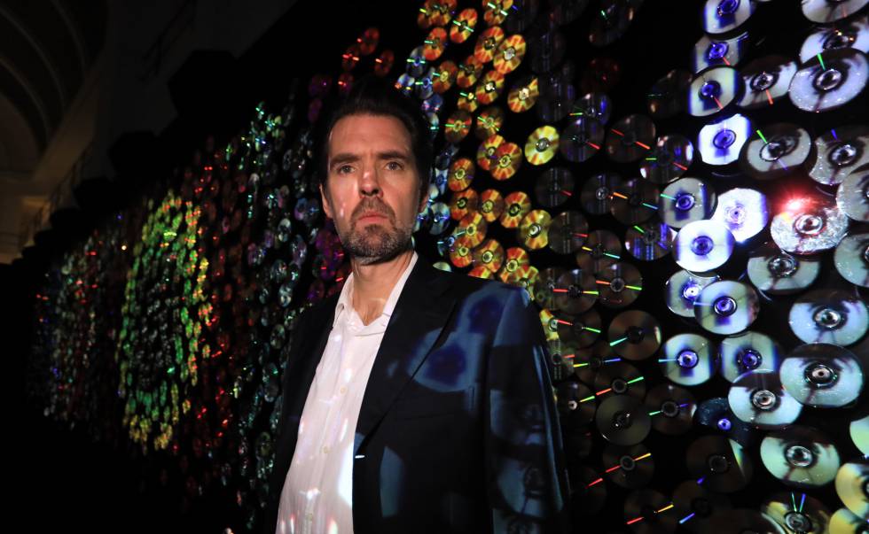 EL artista Daniel Canogar en la Sala Alcalá 31.rn