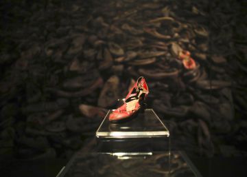 Los zapatos de la muerte caminan solos