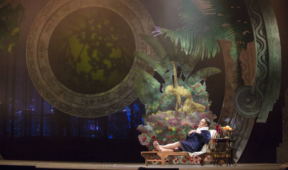 Gerónimo Rauch, que da vida al personaje de Joe Gillis, en una escena del musical.