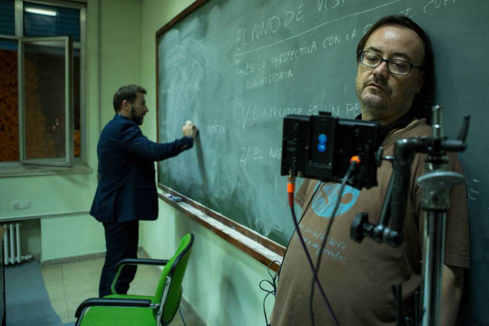 Manuel Martín Cuenca, en el rodaje de 'El autor'.