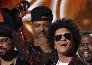 La energía de Bruno Mars arrasa en los Grammy