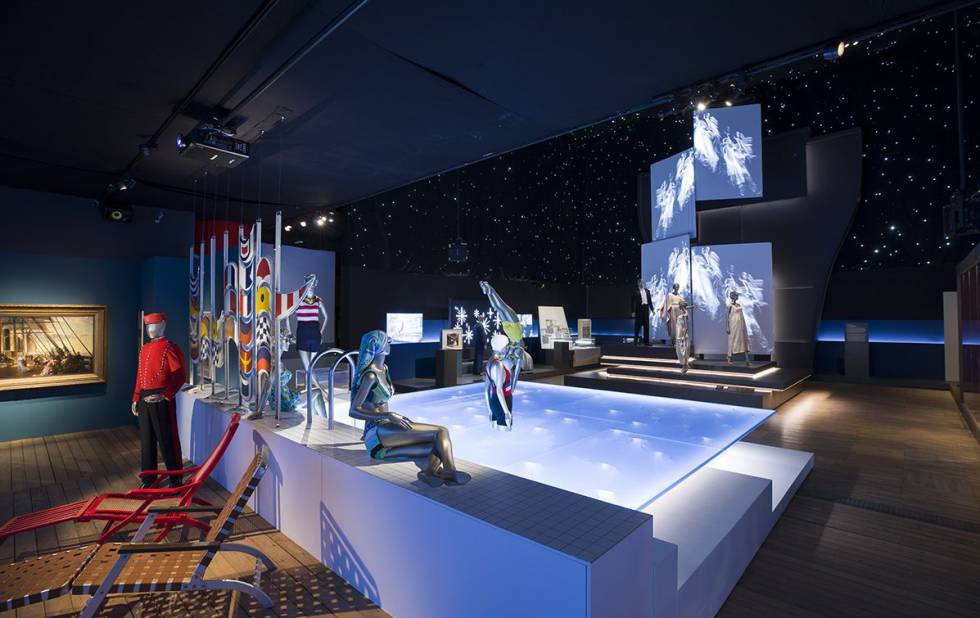 Imagen del espacio central de la exposición 'Ocean liners' en el Victoria & Albert Museum