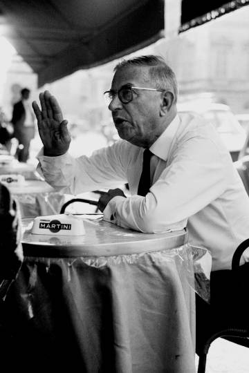 Jean-Paul Sartre, en Roma en 1965 retratado por el editor y fotógrafo Mario Muchnik.