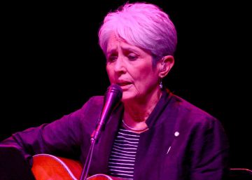 Joan Baez deja los escenarios pero no las batallas