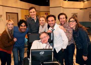 Els actors de ‘The Big Bang Theory’ s’acomiaden de Stephen Hawking