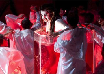 El obispo de Santander veta la ‘Carmina Burana’ de La Fura dels Baus porque iba a representarse junto a un monasterio