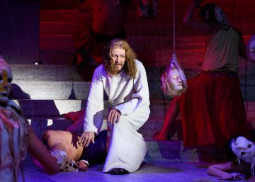 Cristo resucita con 74 años