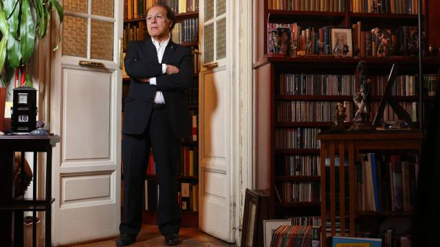 Javier Marías, en su domicilio de Madrid.