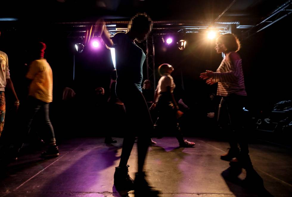 Las chicas el taller semanal en el Teatro Intemperie de Madrid.