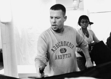 Alexander McQueen, el dolor como objeto de lujo