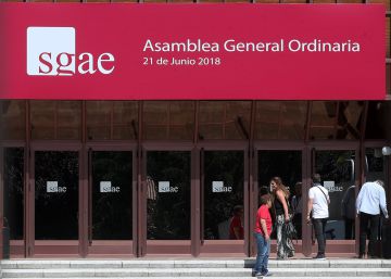 Los socios de la SGAE tumban la gestión y los estatutos del presidente