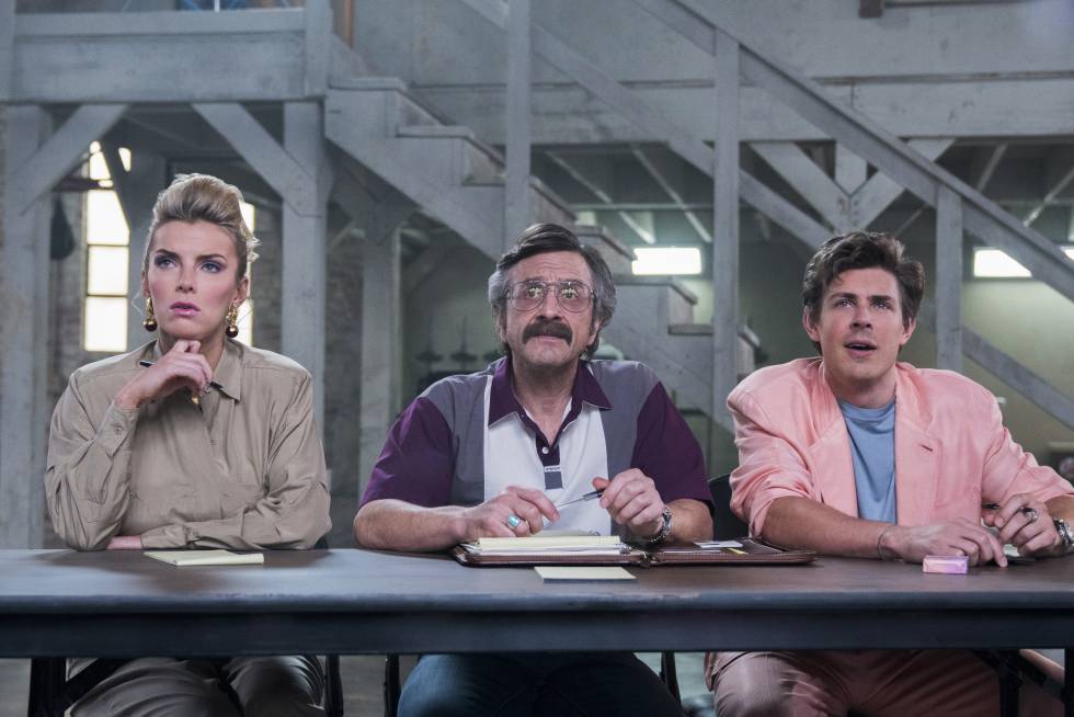 ‘GLOW’, las mujeres golpean de nuevo