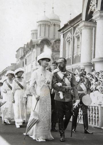 Nicolás II y Alejandra Fiódorovna, en las celebraciones del 300 aniversario de la dinastía, en 1913 en Moscú.