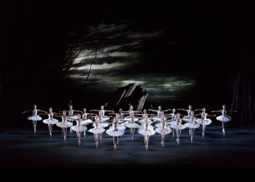 El Royal Ballet busca nuevos públicos con una revisión de ‘El lago de los cisnes’