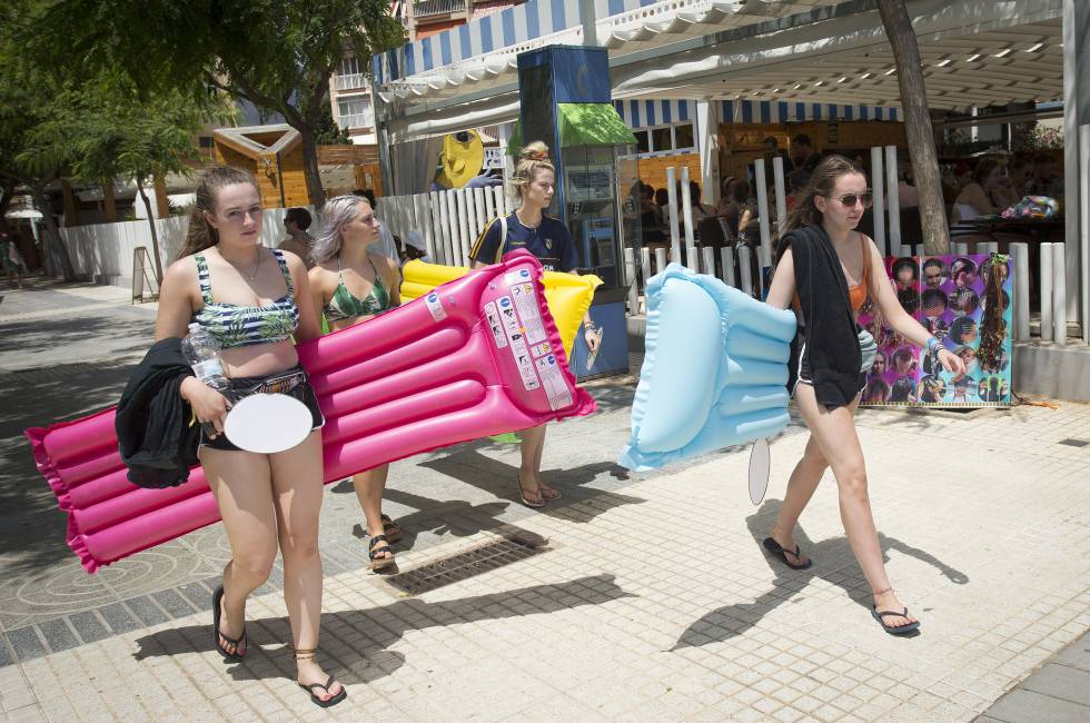La playa y el buen tiempo son una de las motivaciones principales para el público extranjero del FIB.