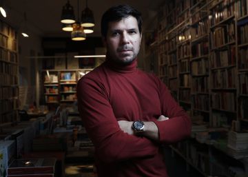 Renato Cisneros: “Escribir es intentar darle a la vida el sentido que no tiene”