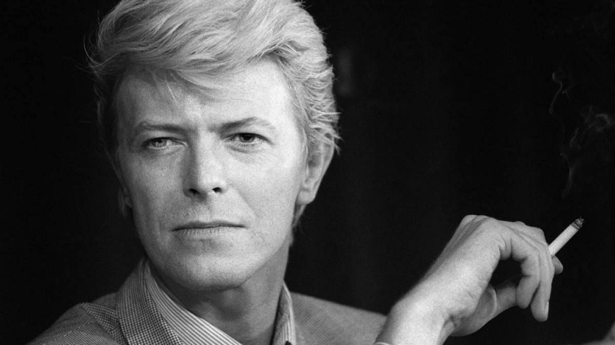 Retrato del cantante David Bowie en 1983