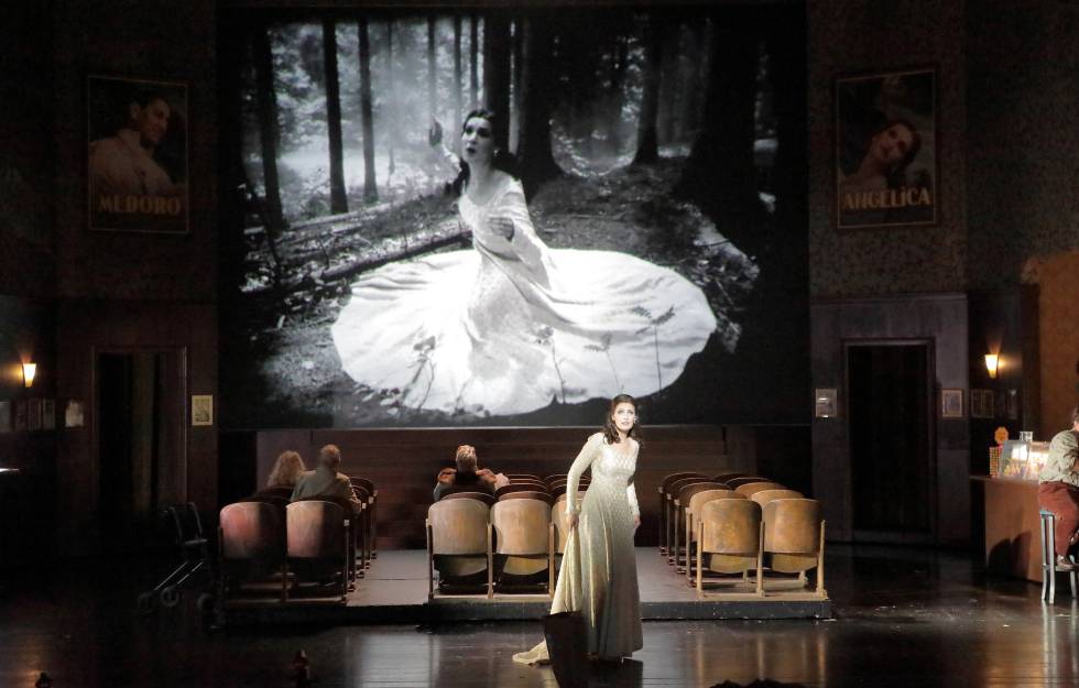 Adela Zaharia como Angelica en el primer acto de 'Orlando Paladino'.