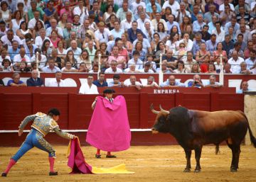 Ataques contra una presidenta o la intrahistoria de una bajeza taurina