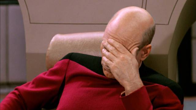 Patrick Stewart como Picard en su 'meme' más famoso.