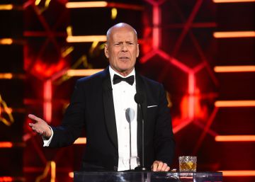 Poner a caldo a Bruce Willis...