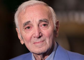 Tocando la rodilla de Aznavour