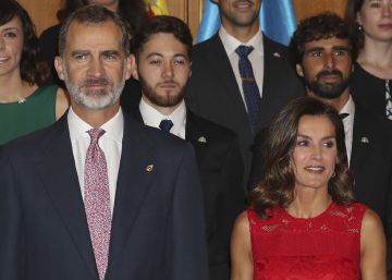 Los Reyes han presidido una audiencia previa a la gala de entrega de los Princesa de Asturias este viernes.