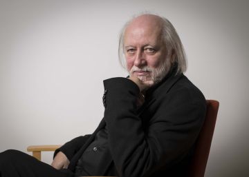 “La realidad es tan confusa que será mejor que la filtren los poetas”