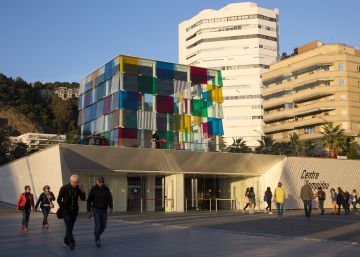 Málaga, entre la ciudad cultural y el parque temático
