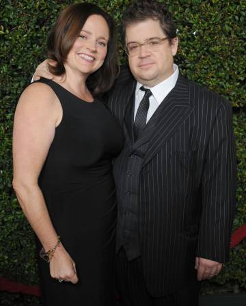 McNamara con su marido, Patton Oswald, en 2011.