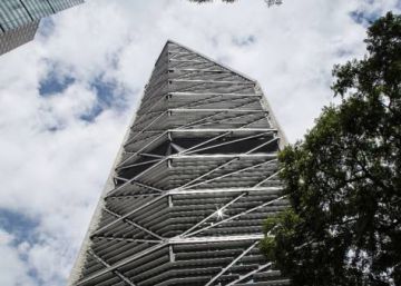 El gigante triangular mexicano de 250 metros de altura que resiste terremotos