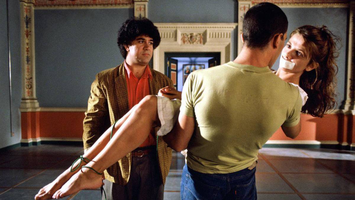 Almodóvar en el rodaje de '¡Átame!'.